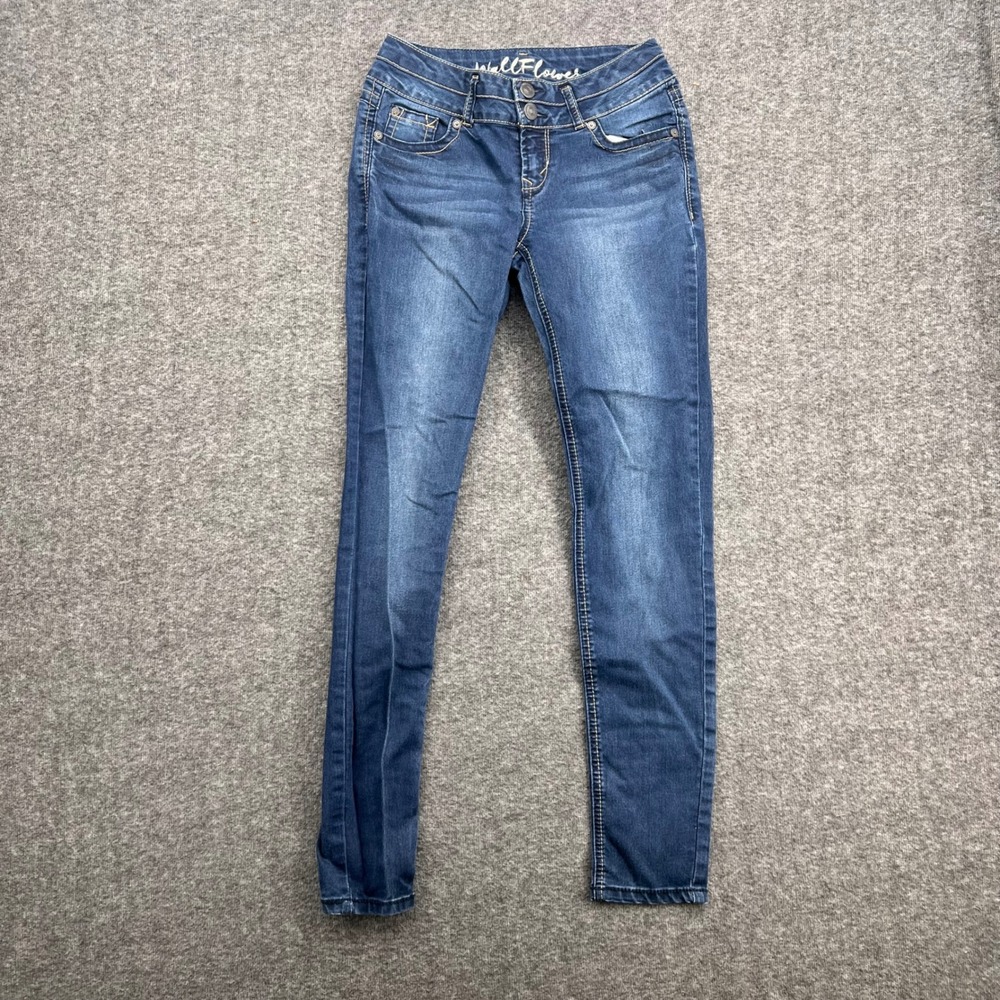 WallFlower Womens Skinny Jeans Medium Wash Blue Embroidered‎ Pockets Size 3